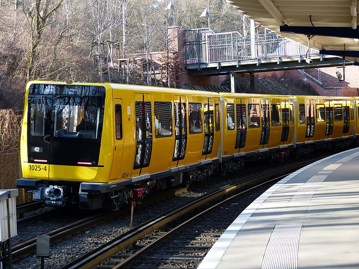 Berlin U-Bahn IK at Olympia-Stadion (3)
