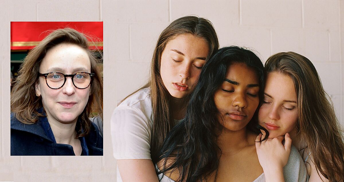 Group of Girls & Céline Sciamma (2017) (inset)