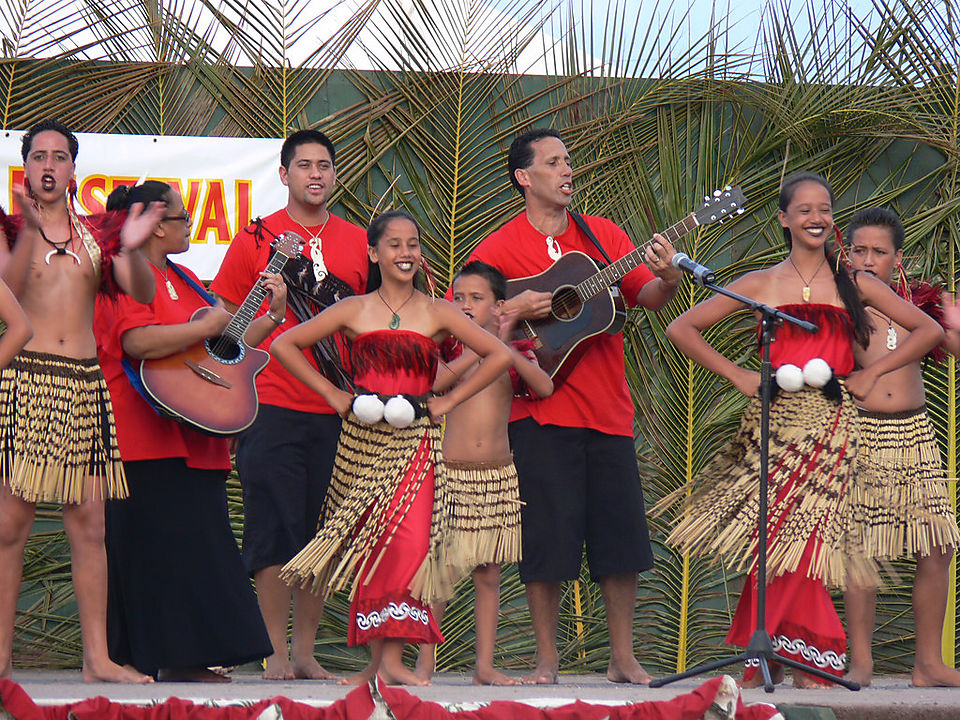 Maori Family Dancers